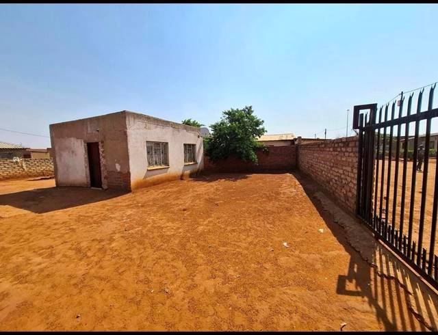 2 BEDROOM HOUSE FOR SALE IN SOSHANGUVE SOUTH